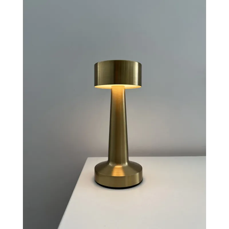 Настільна лампа Goldlux Simply 328007