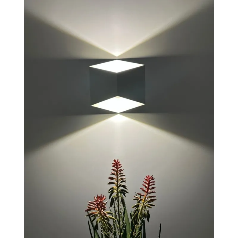 Вуличний світильник Nowodvorski 8143 Triangles LED 2x5W 3000K 800Lm IP54 білий